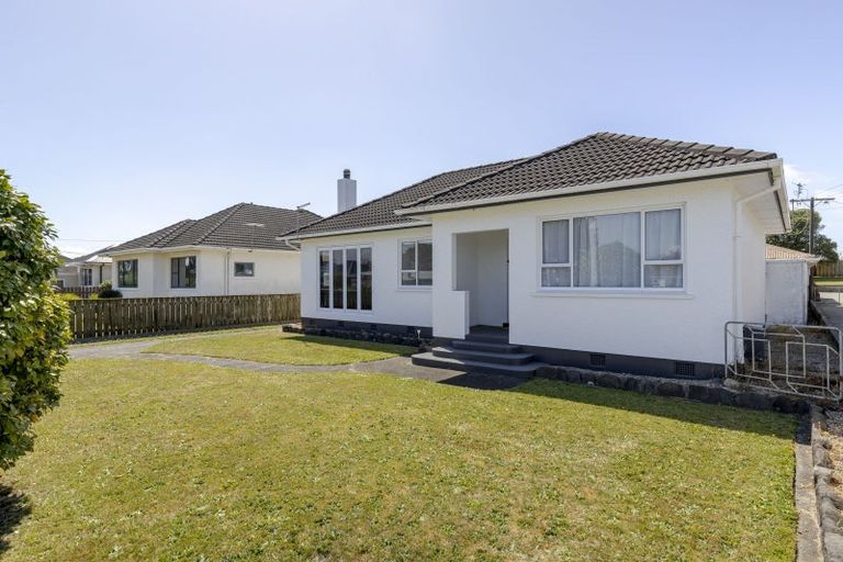 Photo of property in 25 Waimea Street, Westown, New Plymouth, 4310