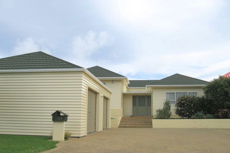 Photo of property in 27 Cecil Road, Tawa, Wellington, 5028
