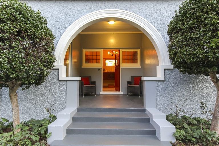 Photo of property in 32 Barrett Street, Westown, New Plymouth, 4310