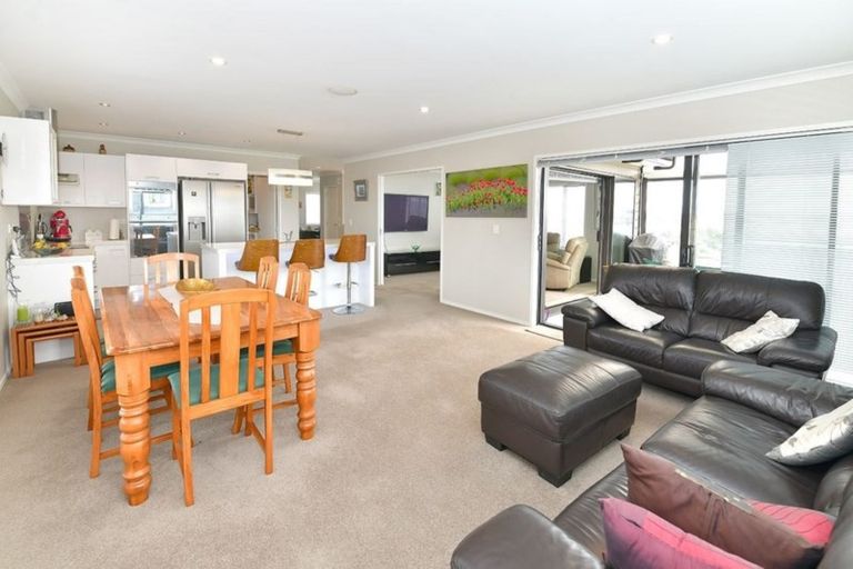 Photo of property in 7 Spyglass Street, Red Beach, 0932