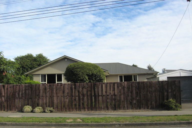 Photo of property in 2/27b Craven Street, Sockburn, Christchurch, 8042