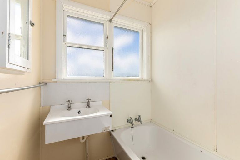 Photo of property in 71-73 Leicester Street, Cannons Creek, Porirua, 5024