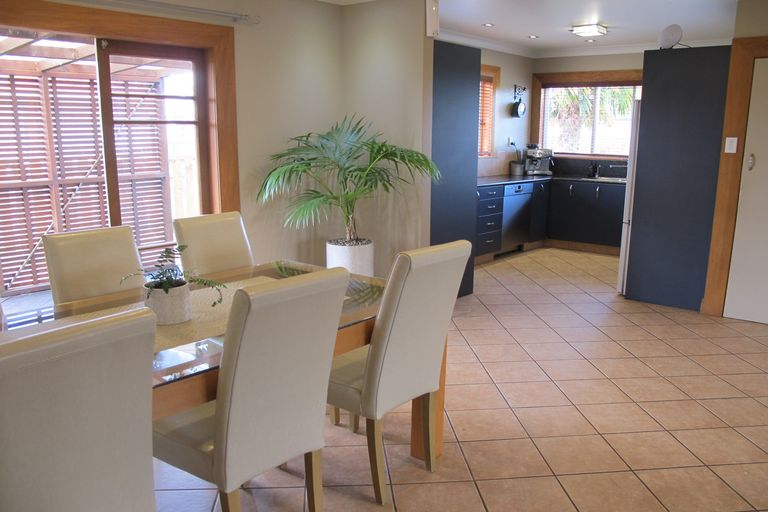 Photo of property in 222 Pakura Street, Te Awamutu, 3800