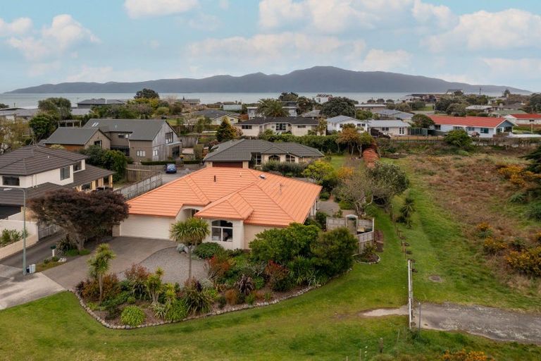 Photo of property in 29 Avion Terrace, Raumati Beach, Paraparaumu, 5032