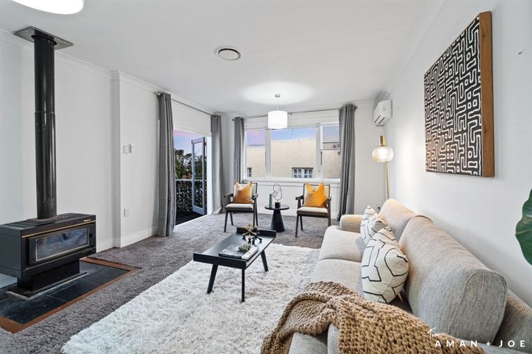 Photo of property in 12 Eastglen Road, Glen Eden, Auckland, 0602