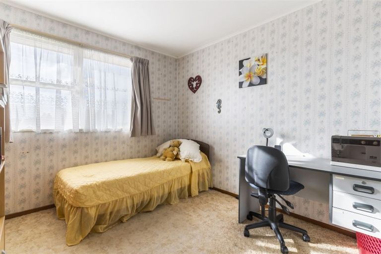 Photo of property in 4 Blue Way, Glendene, Auckland, 0602