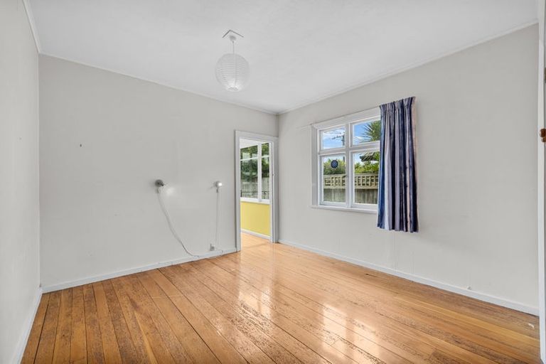 Photo of property in 13 Effingham Street, North New Brighton, Christchurch, 8083