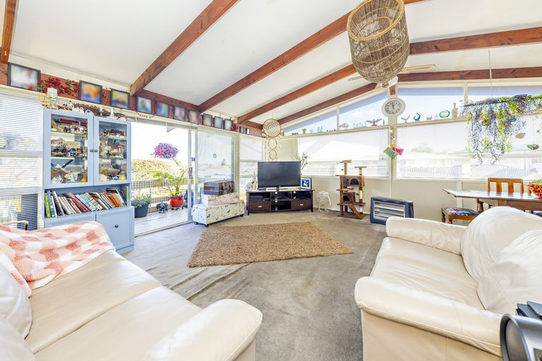 Photo of property in 22 Leith Court, Papatoetoe, Auckland, 2104