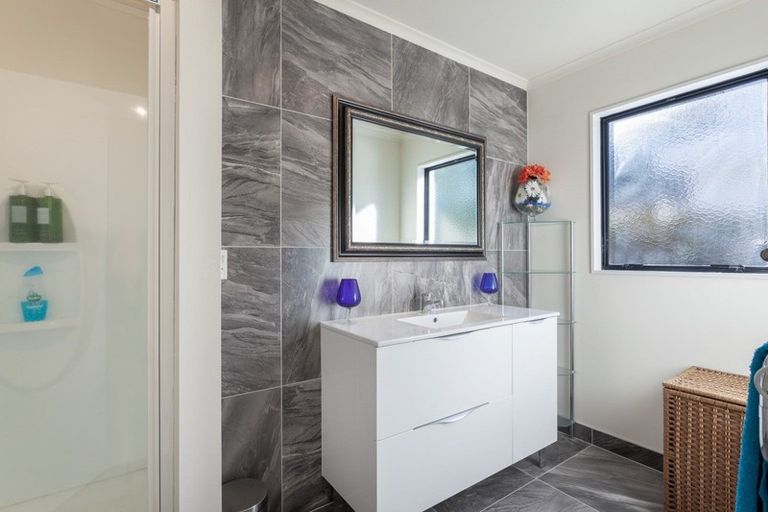 Photo of property in 325c Oceanbeach Road, Mount Maunganui, 3116