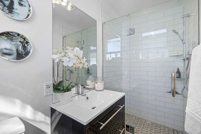 Photo of property in 11 Burns Street, Westown, New Plymouth, 4310