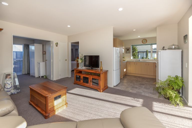 Photo of property in Rivertown Villas, 150 Williams Street, Kaiapoi, 7630