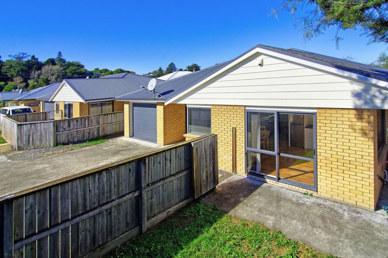 Photo of property in 85b Oxford Street, Tawa, Wellington, 5028