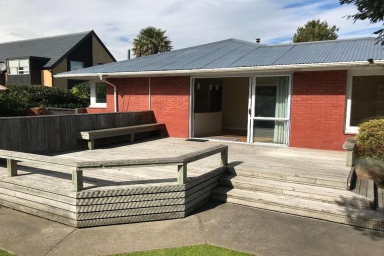 Photo of property in 38b Avonhead Road, Avonhead, Christchurch, 8042