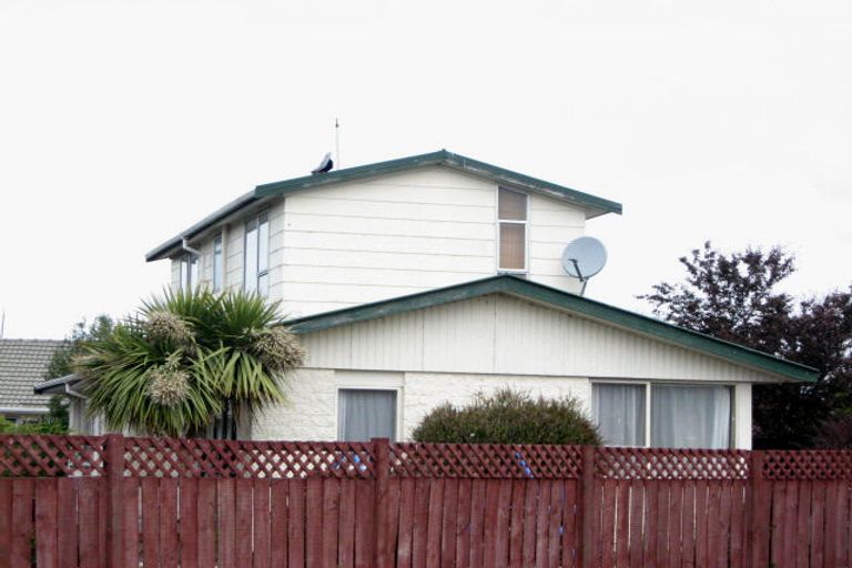 Photo of property in 9 Rosanna Place, Aranui, Christchurch, 8061