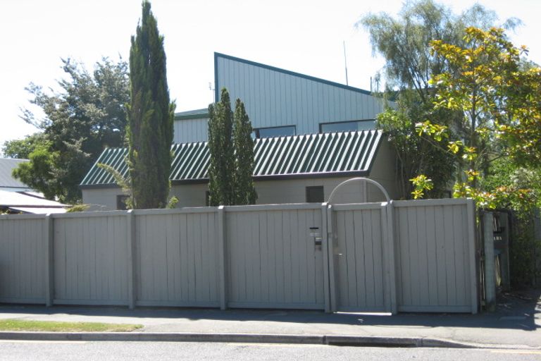 Photo of property in 119 Aikmans Road, Merivale, Christchurch, 8014