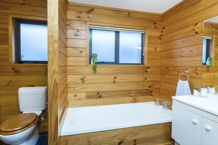 Photo of property in 3 Sunnyview Drive, Brown Owl, Upper Hutt, 5018