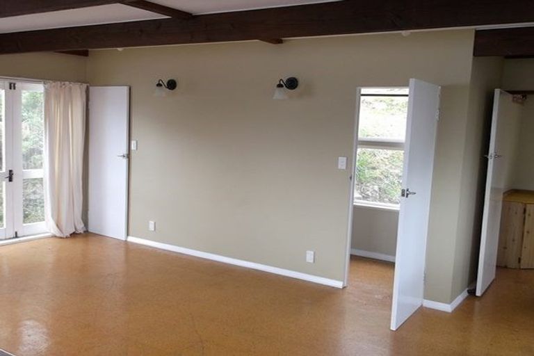 Photo of property in 37 Palliser Road, Roseneath, Wellington, 6011