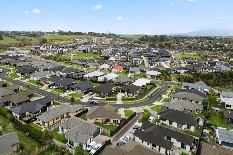 Photo of property in 19 Ladeira Place, Fitzroy, Hamilton, 3206