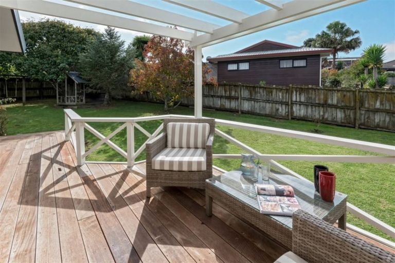 Photo of property in 67 Gosford Drive, Botany Downs, Auckland, 2010