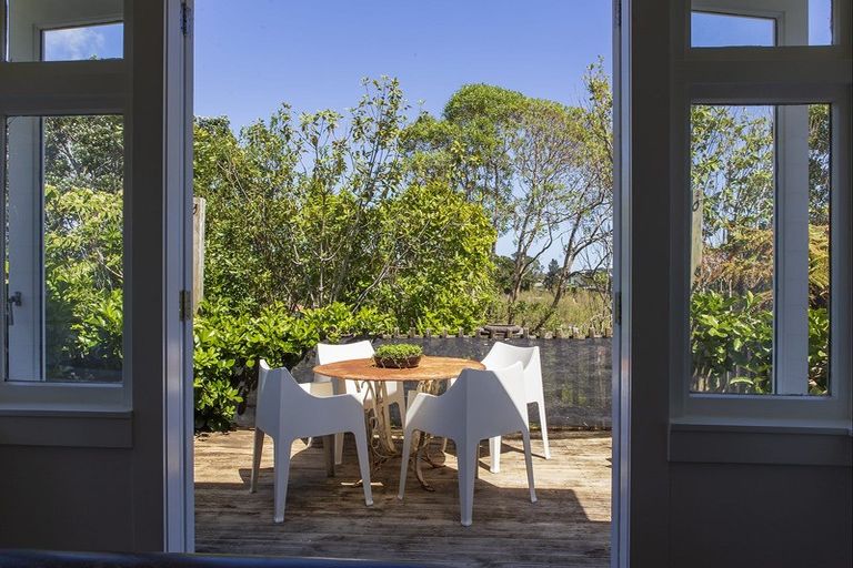 Photo of property in 2 Dale Street, Lower Vogeltown, New Plymouth, 4310