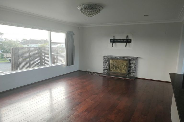Photo of property in 25 Raglan Street, Mangere East, Auckland, 2024