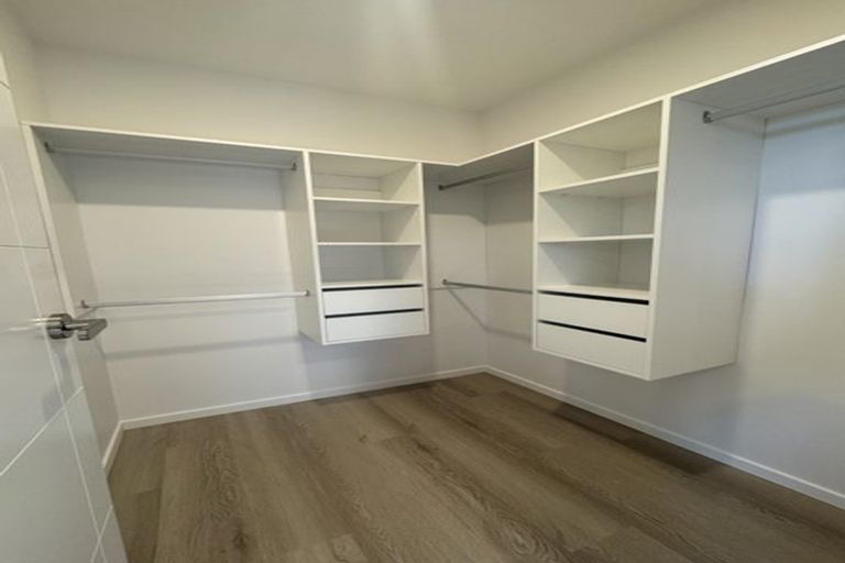 Photo of property in 11 Pipitea Place, Massey, Auckland, 0614