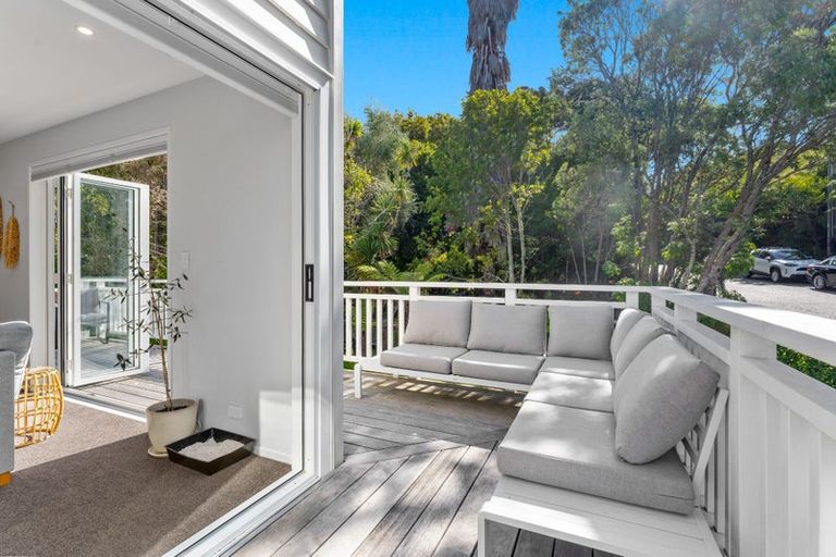 Photo of property in 32a Sandown Road, Rothesay Bay, Auckland, 0630