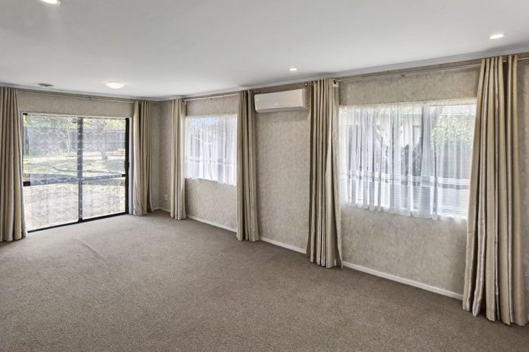 Photo of property in 6 Vesca Place, Golflands, Auckland, 2013