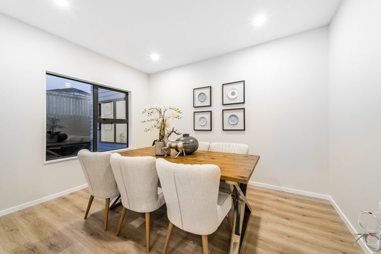 Photo of property in 4 Franheim Crescent, Orewa, 0931