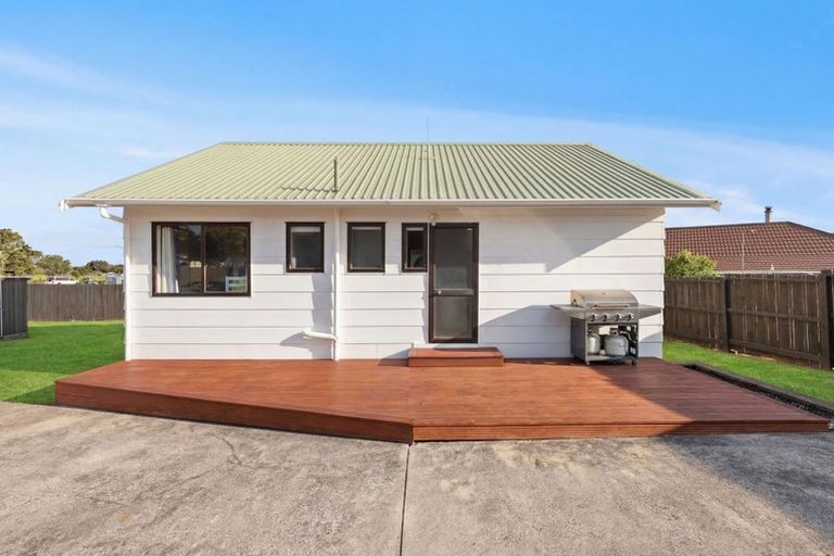 Photo of property in 2/11 Hosking Place, Clarks Beach, 2122