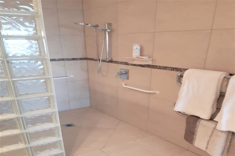 Photo of property in 11/72d Devonport Road, Tauranga, 3110