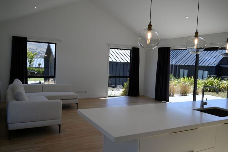 Photo of property in 4 Polperro Court, Jacks Point, Queenstown, 9371