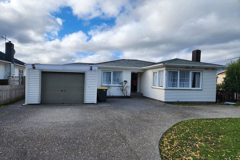 Photo of property in 114 Wainuiomata Road, Wainuiomata, Lower Hutt, 5014