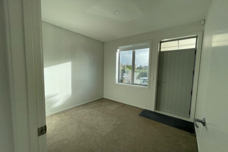 Photo of property in 7 Ceramic Lane, New Lynn, Auckland, 0600