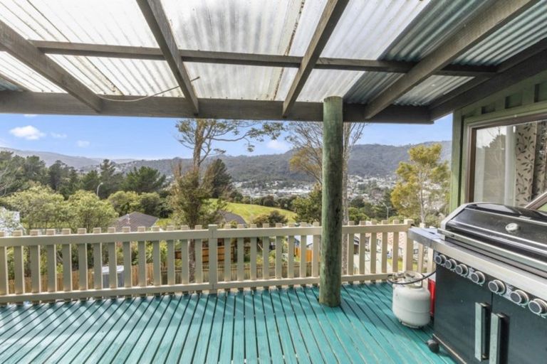 Photo of property in 7 Fenchurch Grove, Stokes Valley, Lower Hutt, 5019