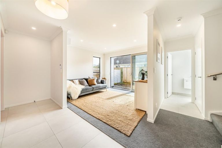 Photo of property in 44b Pine Avenue, Upper Hutt Central, Upper Hutt, 5018