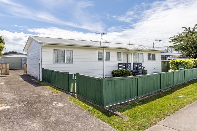 Photo of property in 125 Arawhata Road, Paraparaumu, 5032