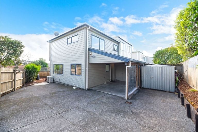 Photo of property in 6 Exmouth Road, Northcote, Auckland, 0627