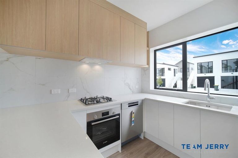 Photo of property in 35 Survila Street, Papakura, 2110