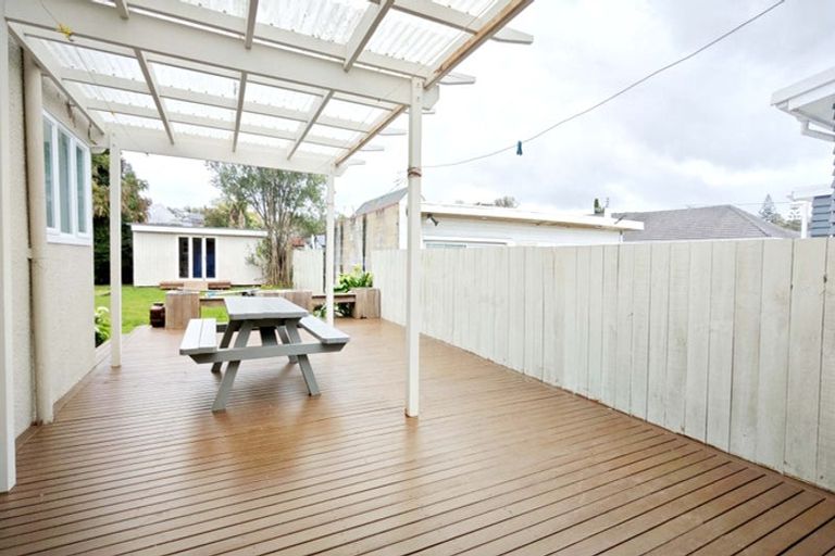 Photo of property in 85 Nile Road, Milford, Auckland, 0620