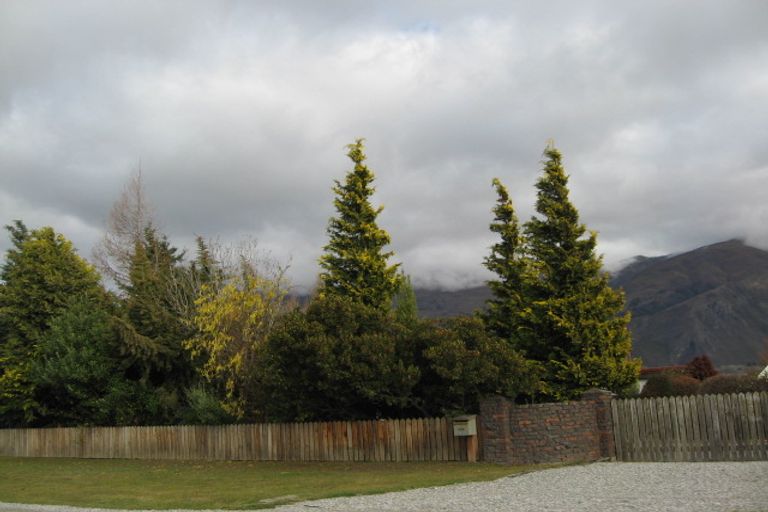 Photo of property in 206 Beacon Point Road, Wanaka, 9305