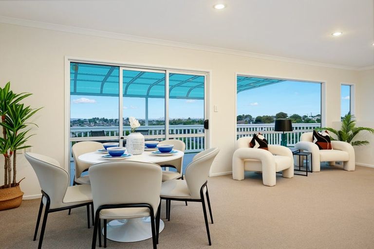 Photo of property in 281 Sturges Road, Henderson Valley, Auckland, 0612