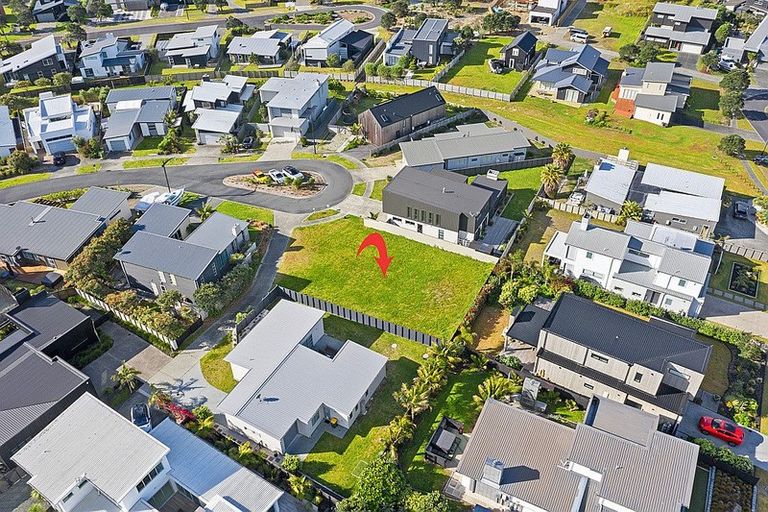 Photo of property in 14 Patiki Place, Omaha, 0986