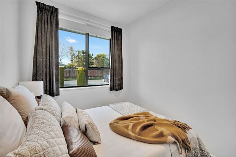 Photo of property in 1/79 Inwoods Road, Parklands, Christchurch, 8083
