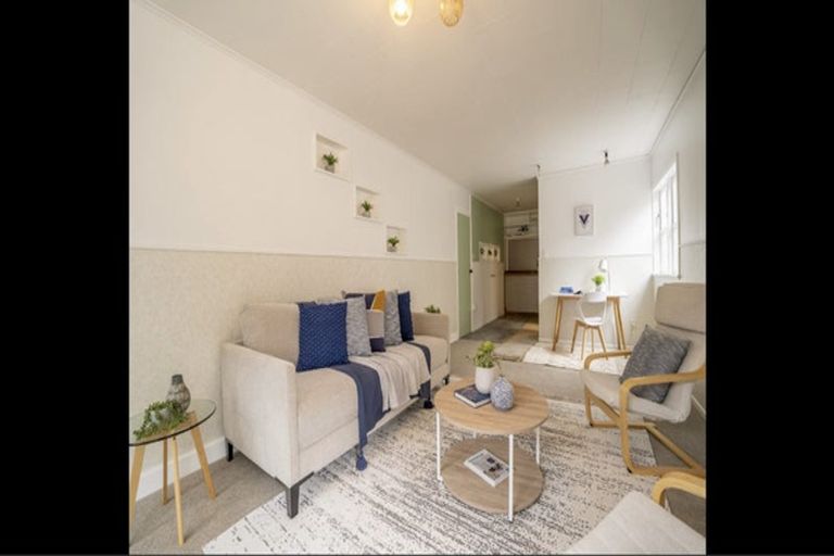 Photo of property in 3 South Street, Tawa, Wellington, 5028