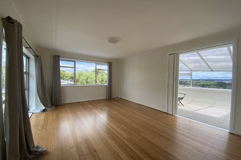 Photo of property in 604 East Coast Road, Pinehill, Auckland, 0630