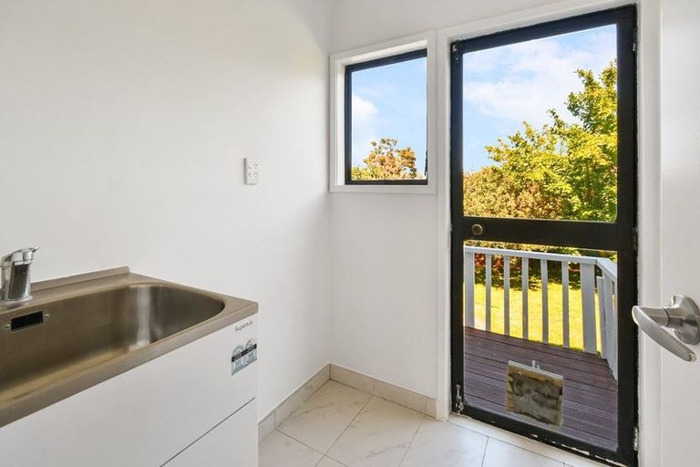Photo of property in 1/7 Banksia Place, Goodwood Heights, Auckland, 2105