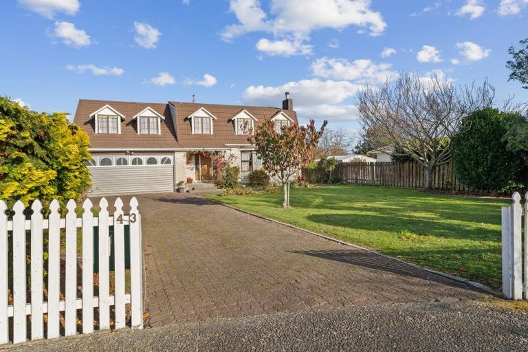 Photo of property in 43 Oriwa Crescent, Otaki, 5512