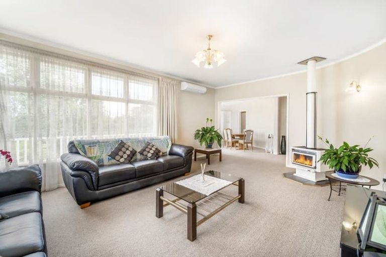 Photo of property in 180a Old Titirangi Road, New Lynn, Auckland, 0600