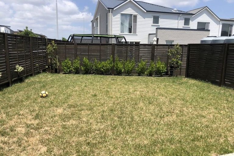 Photo of property in 69 Glidepath Road, Hobsonville, Auckland, 0616